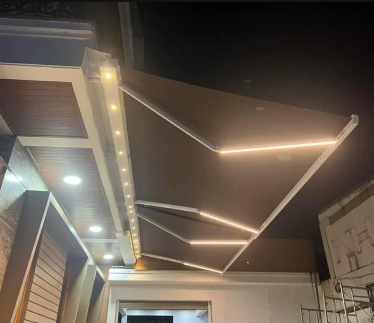 Full Cassette Retractable Awning with LED Strip Light with remote (66)