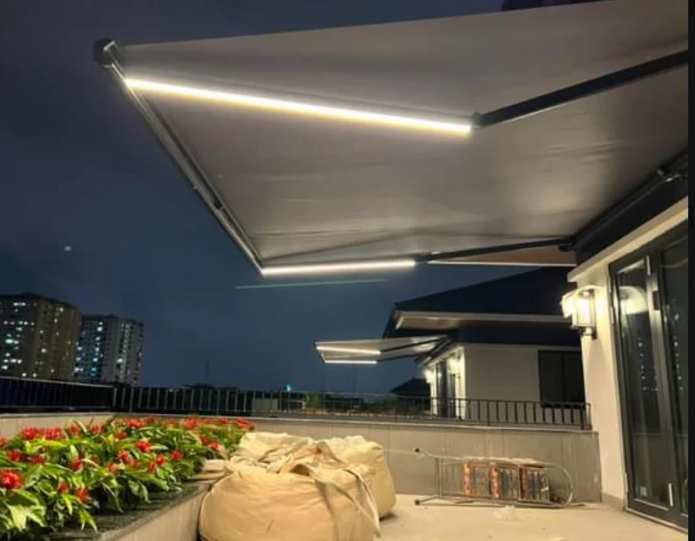 Outdoor Full Cassette Retractable Awning with Built-in LED Strips (3.5 x 3 m) - Image 5